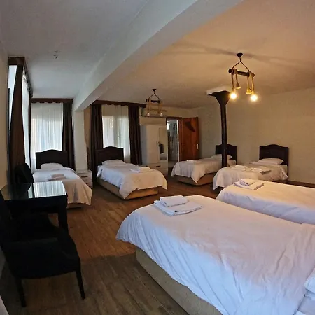 Atillas Getaway فندق 3*