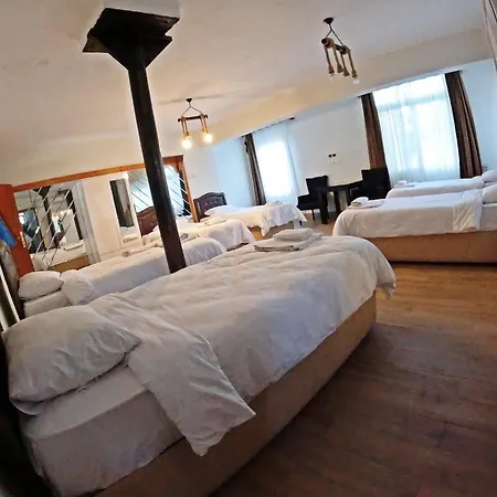 فندق Atillas Getaway 3*