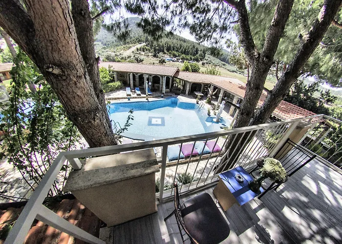 Atillas Getaway Hotel